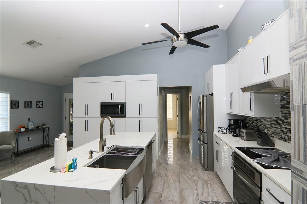 En Renta: $2,490 (5 camas, 3 baños, 1981 Pies cuadrados)