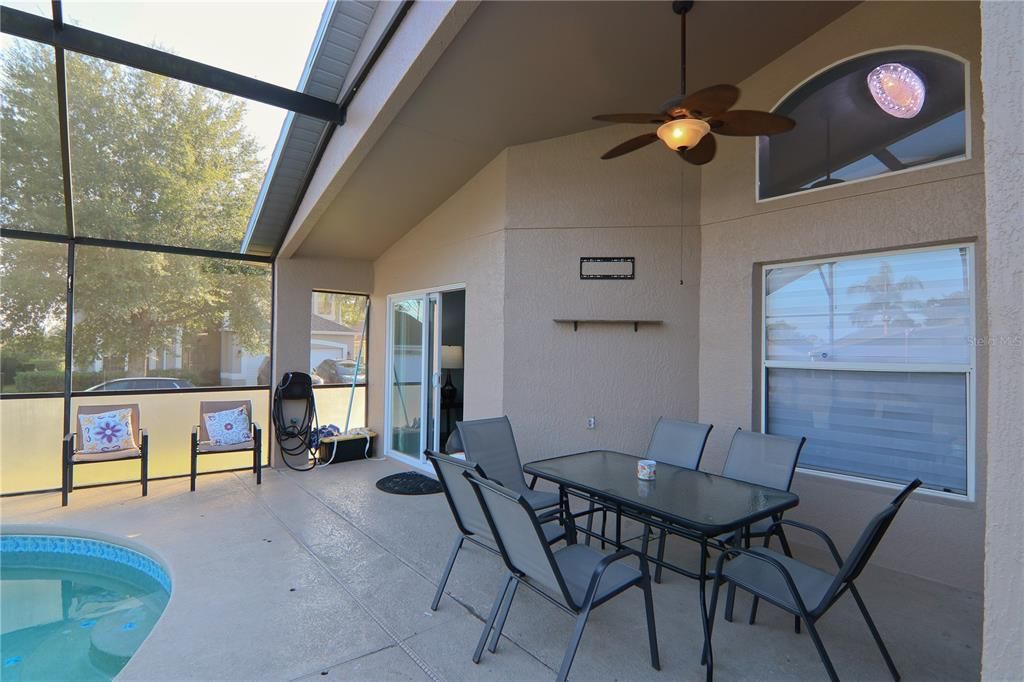 En Renta: $2,490 (5 camas, 3 baños, 1981 Pies cuadrados)