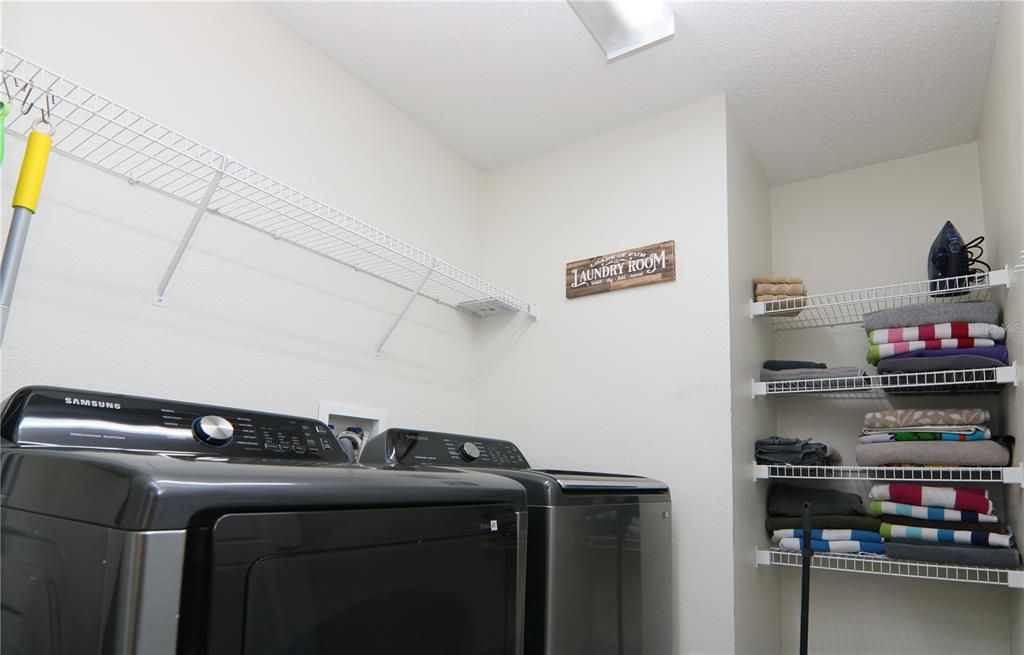 En Renta: $2,490 (5 camas, 3 baños, 1981 Pies cuadrados)