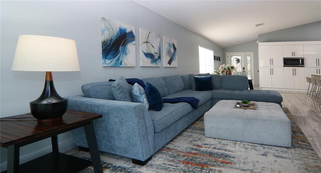 En Renta: $2,490 (5 camas, 3 baños, 1981 Pies cuadrados)