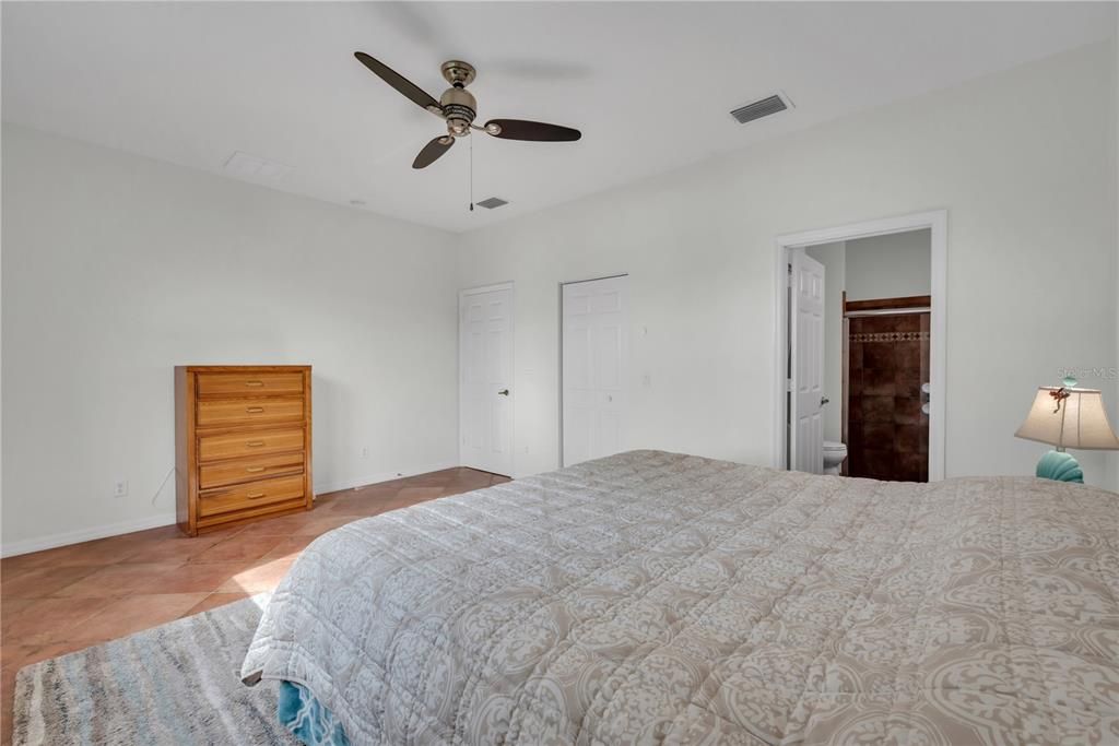 En Venta: $319,900 (2 camas, 2 baños, 1442 Pies cuadrados)