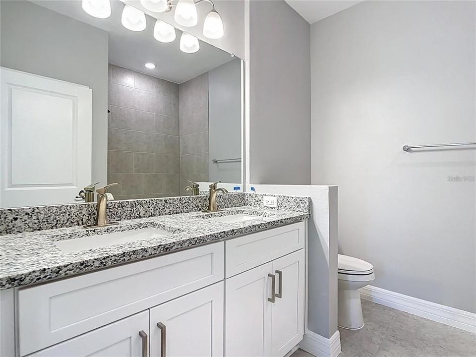 На продажу: $367,900 (4 спален, 3 ванн, 2092 Квадратных фут)