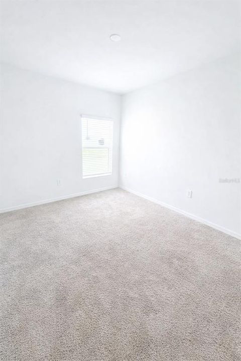 For Rent: $2,095 (4 beds, 2 baths, 1936 Square Feet)