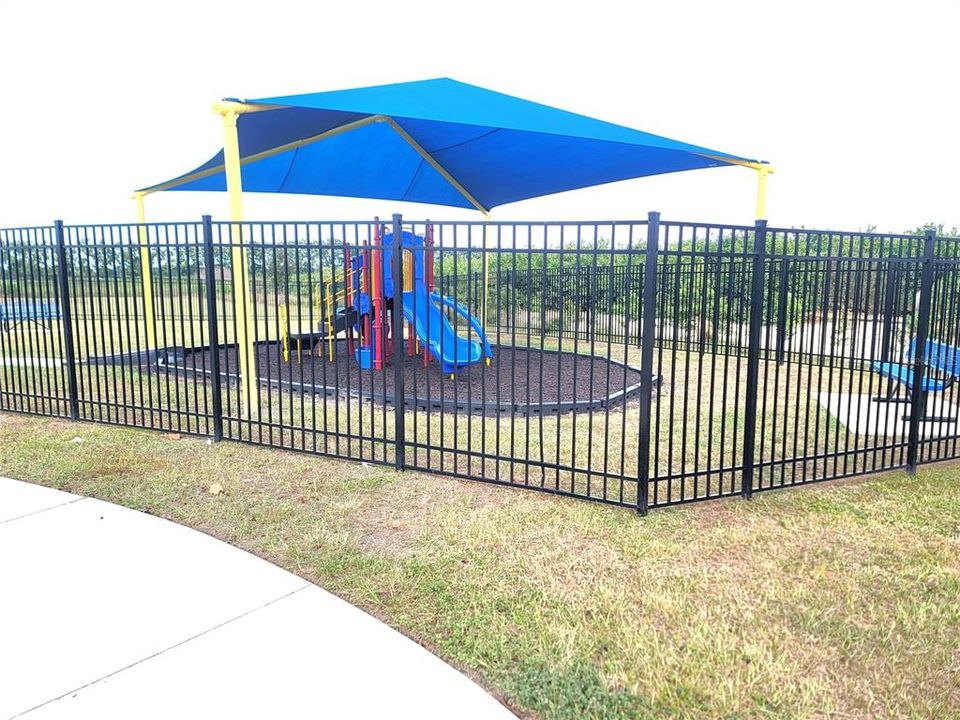 For Rent: $2,095 (4 beds, 2 baths, 1936 Square Feet)