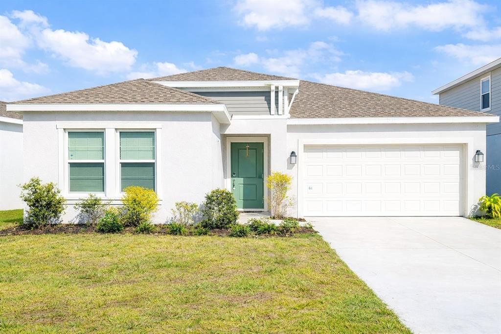 For Rent: $2,095 (4 beds, 2 baths, 1936 Square Feet)