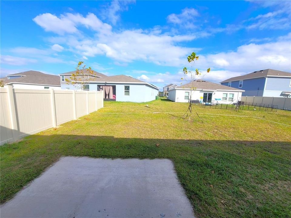 For Rent: $2,095 (4 beds, 2 baths, 1936 Square Feet)