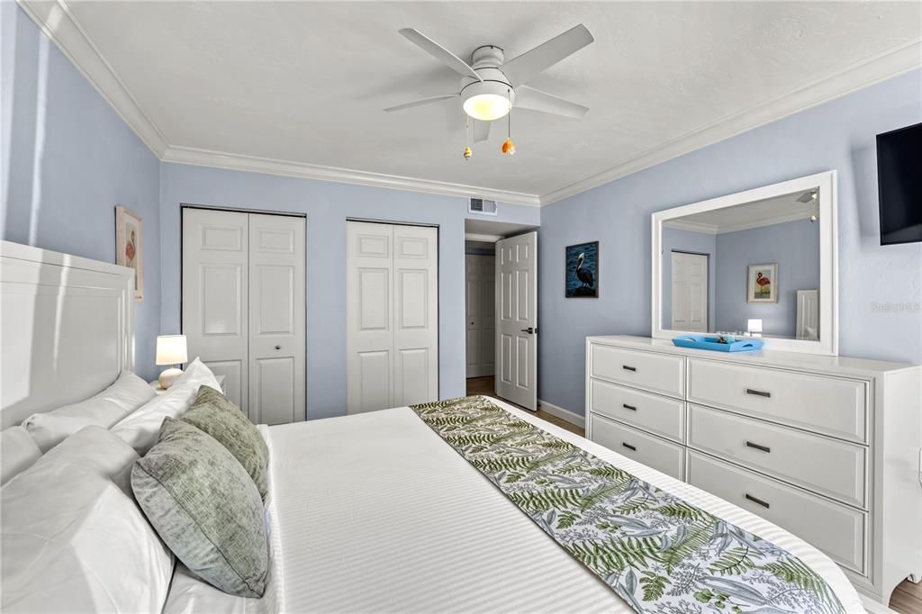 For Sale: $605,000 (2 beds, 2 baths, 1080 Square Feet)