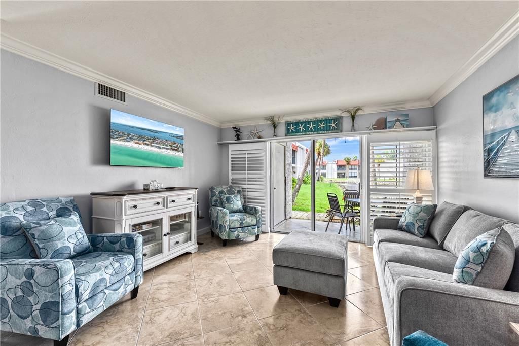 For Sale: $605,000 (2 beds, 2 baths, 1080 Square Feet)