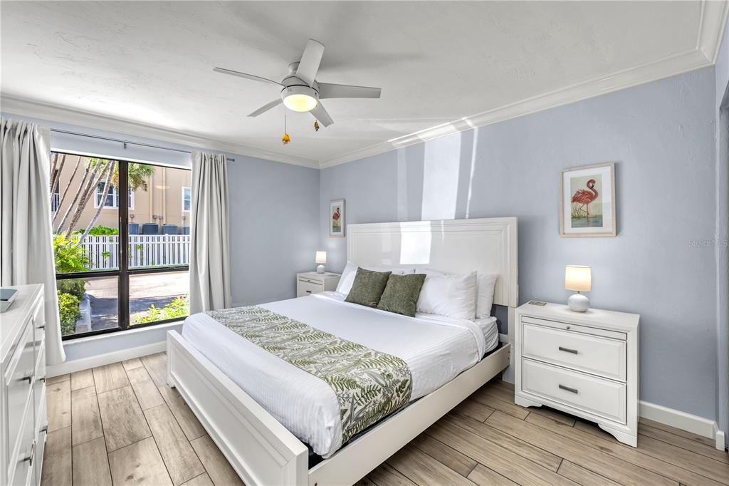 For Sale: $605,000 (2 beds, 2 baths, 1080 Square Feet)