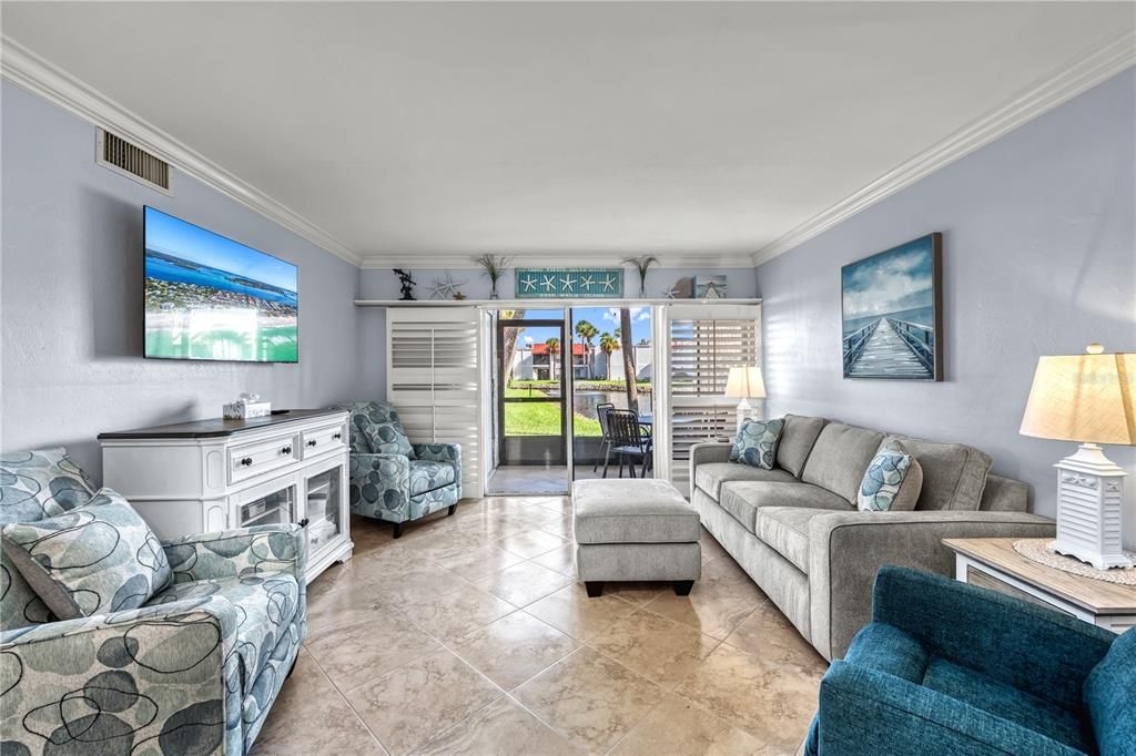 For Sale: $605,000 (2 beds, 2 baths, 1080 Square Feet)