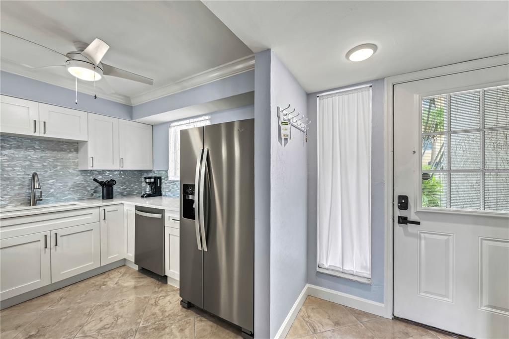 For Sale: $605,000 (2 beds, 2 baths, 1080 Square Feet)