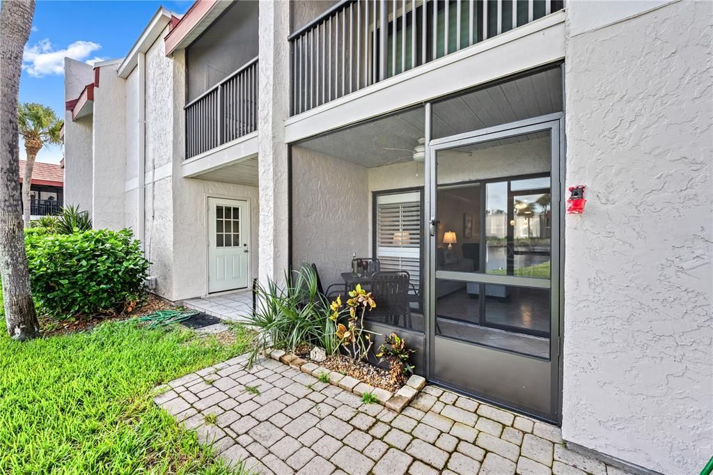 For Sale: $605,000 (2 beds, 2 baths, 1080 Square Feet)