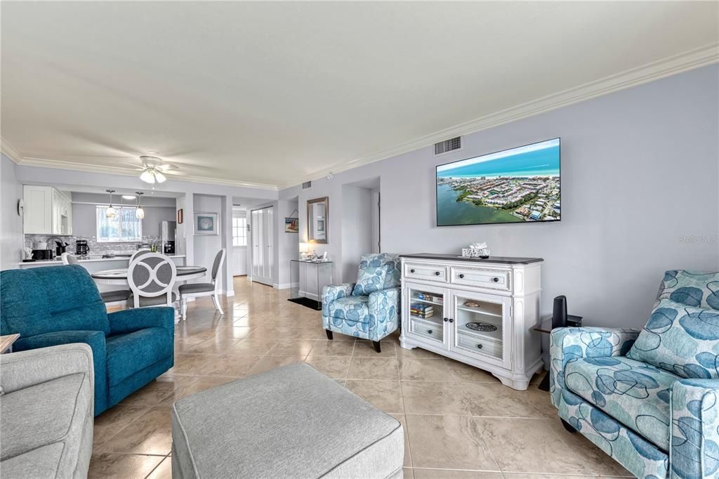 For Sale: $605,000 (2 beds, 2 baths, 1080 Square Feet)