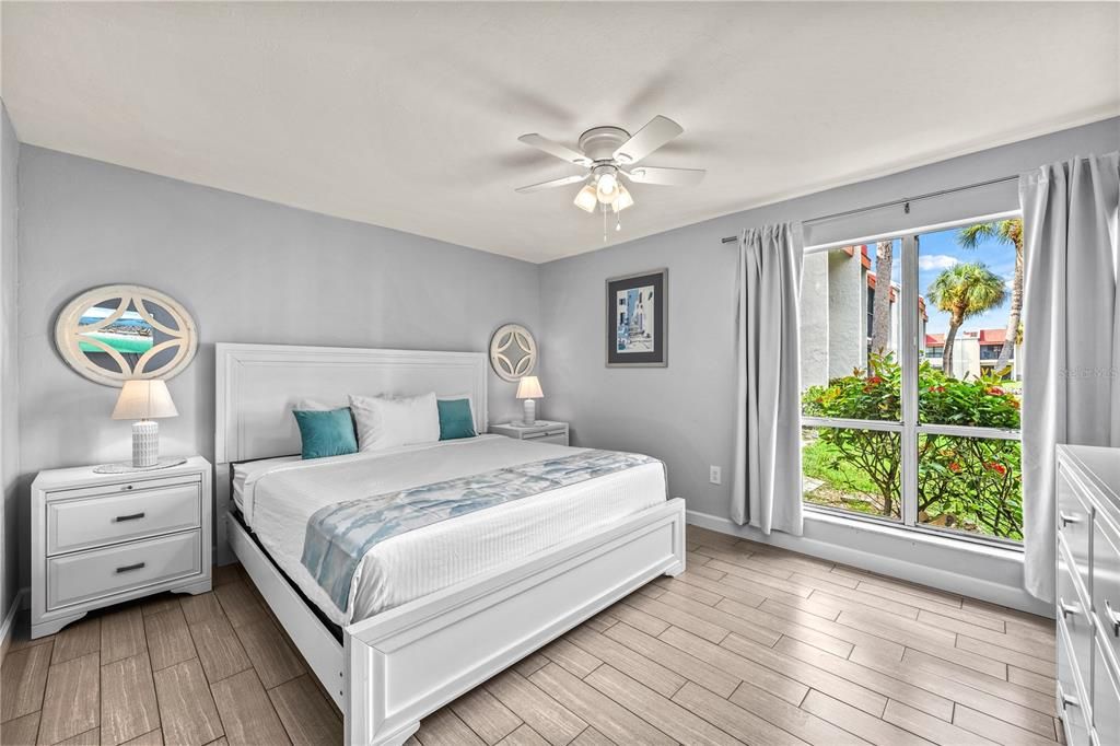 For Sale: $605,000 (2 beds, 2 baths, 1080 Square Feet)