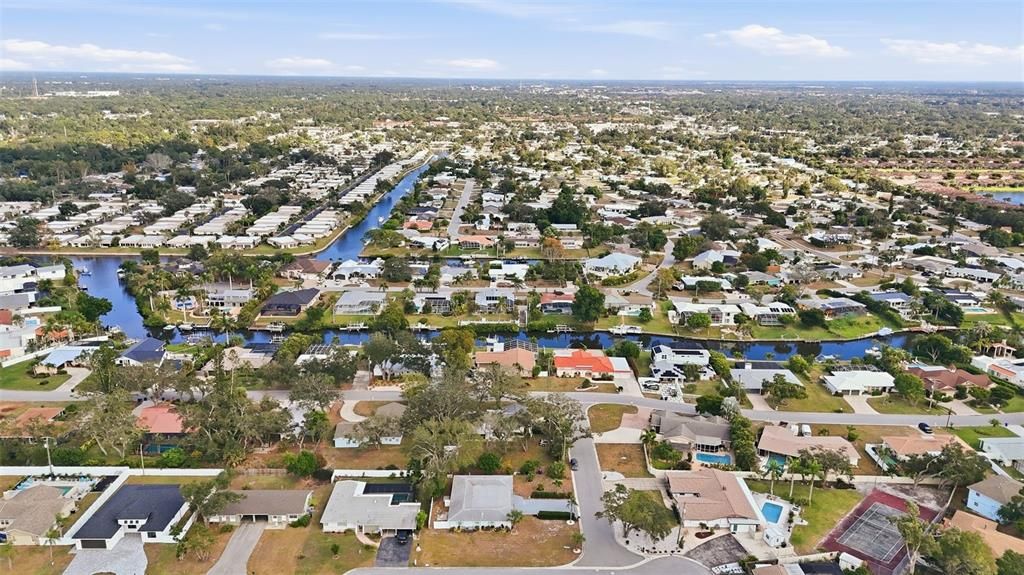 En Venta: $825,000 (6 camas, 4 baños, 2118 Pies cuadrados)