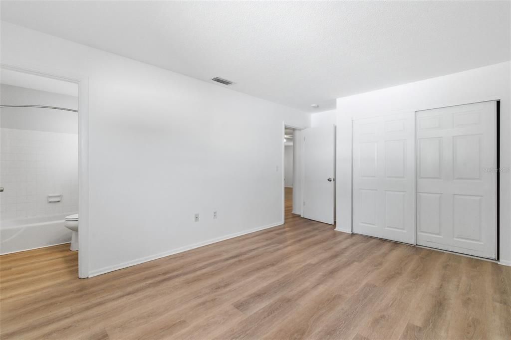 En Venta: $825,000 (6 camas, 4 baños, 2118 Pies cuadrados)