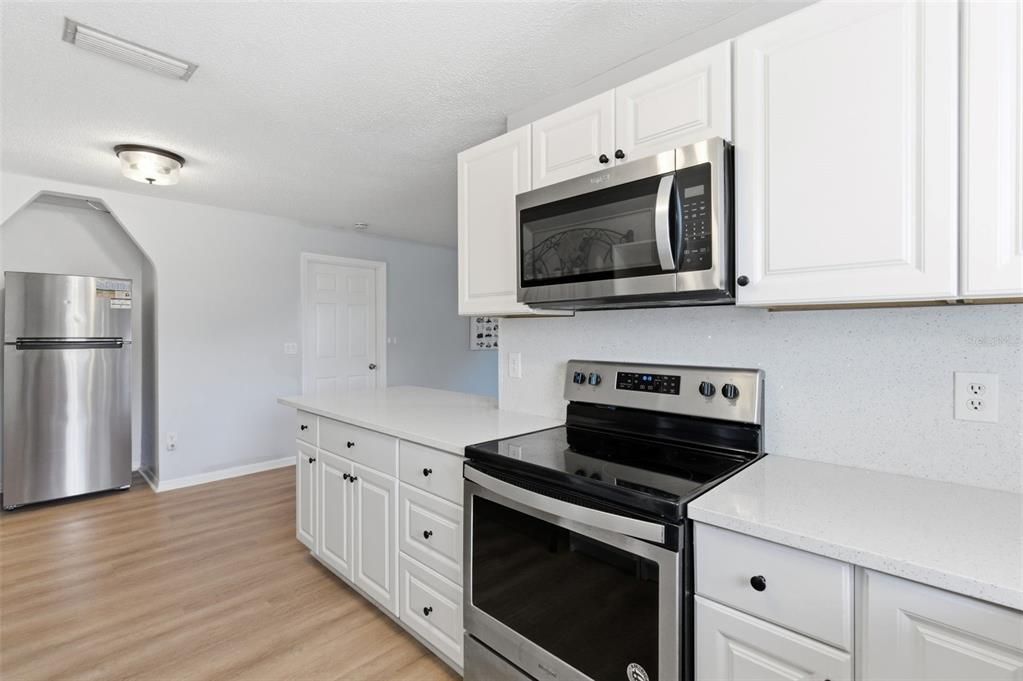 En Venta: $825,000 (6 camas, 4 baños, 2118 Pies cuadrados)