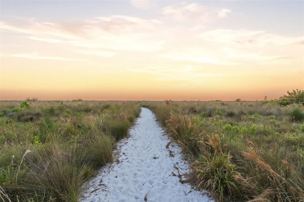 En Venta: $825,000 (6 camas, 4 baños, 2118 Pies cuadrados)