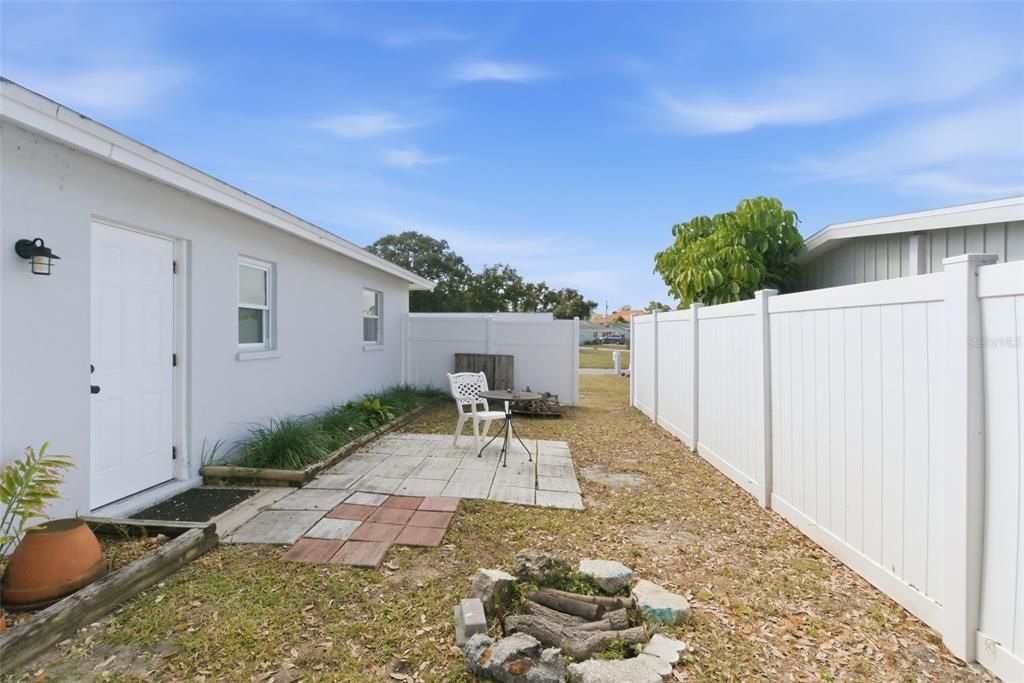 En Venta: $825,000 (6 camas, 4 baños, 2118 Pies cuadrados)