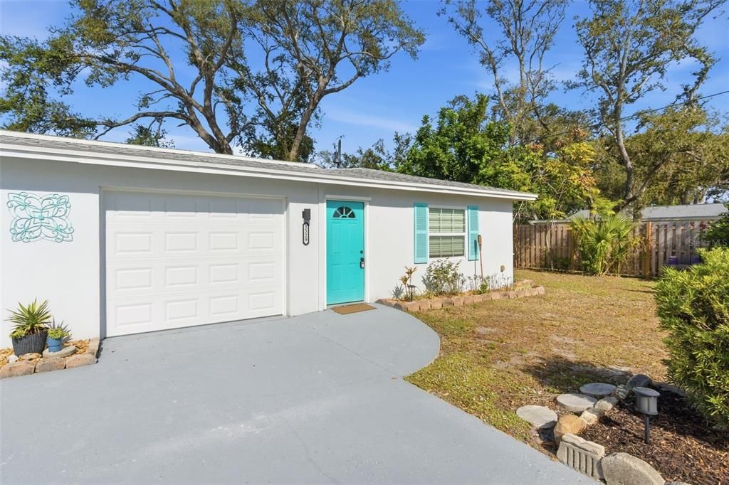 En Venta: $825,000 (6 camas, 4 baños, 2118 Pies cuadrados)