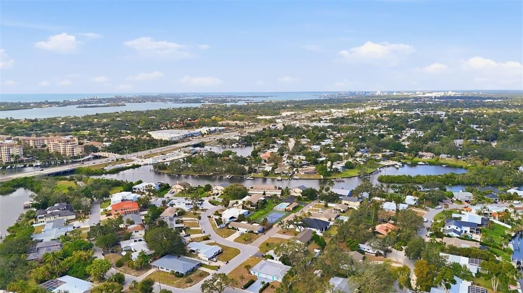 En Venta: $825,000 (6 camas, 4 baños, 2118 Pies cuadrados)