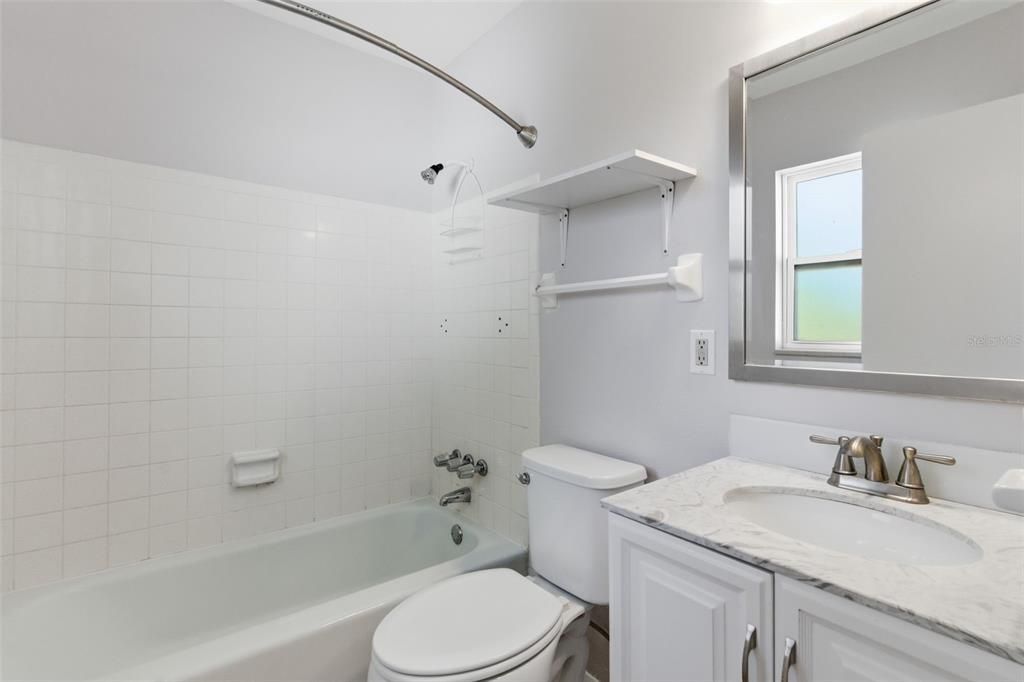 En Venta: $825,000 (6 camas, 4 baños, 2118 Pies cuadrados)