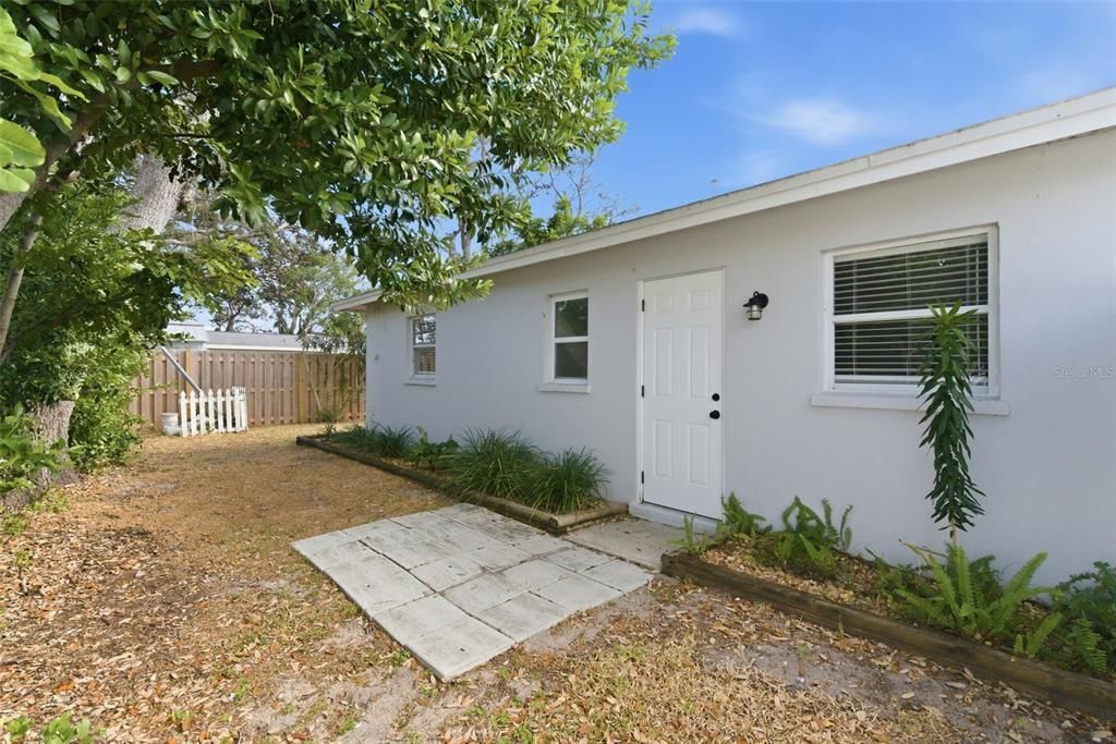 En Venta: $825,000 (6 camas, 4 baños, 2118 Pies cuadrados)