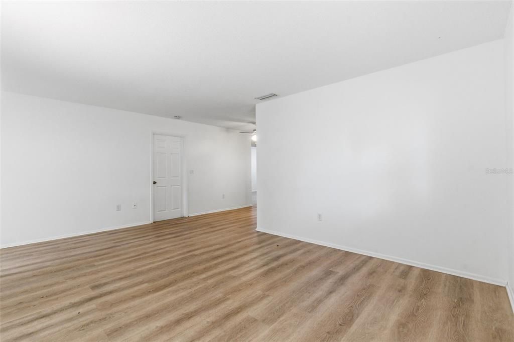 En Venta: $825,000 (6 camas, 4 baños, 2118 Pies cuadrados)