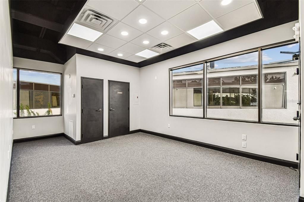 На продажу: $850,000 (0 спален, 0 ванн, 3000 Квадратных фут)