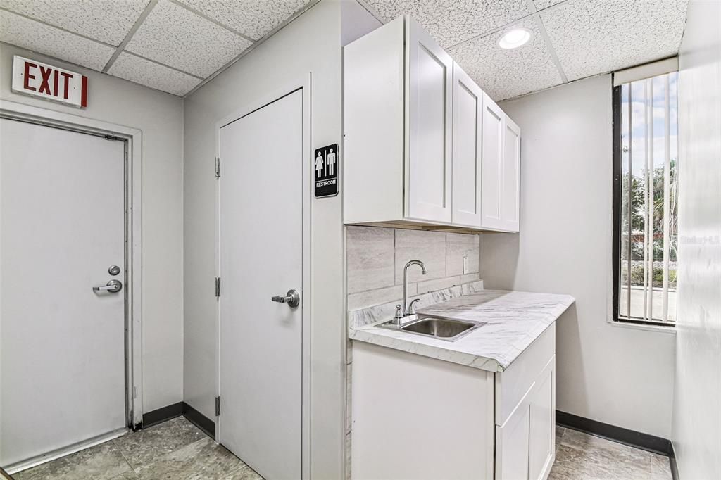 На продажу: $850,000 (0 спален, 0 ванн, 3000 Квадратных фут)