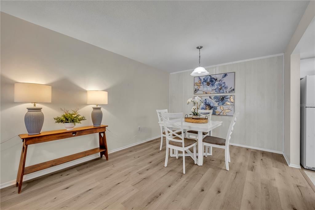 For Sale: $139,000 (1 beds, 1 baths, 722 Square Feet)