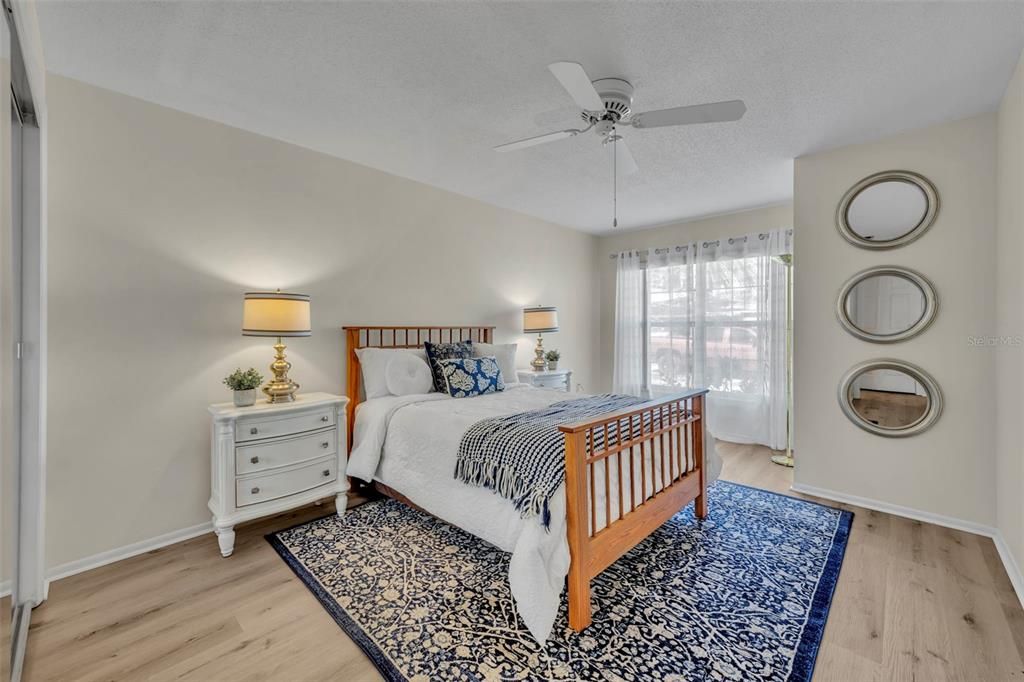 For Sale: $139,000 (1 beds, 1 baths, 722 Square Feet)