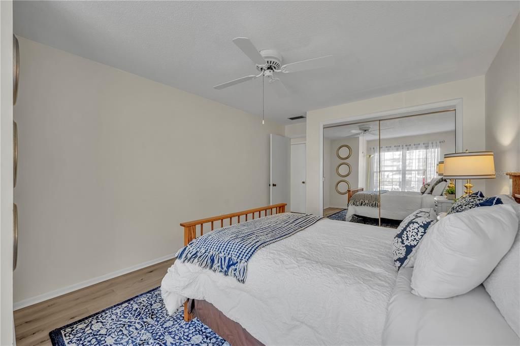 For Sale: $139,000 (1 beds, 1 baths, 722 Square Feet)