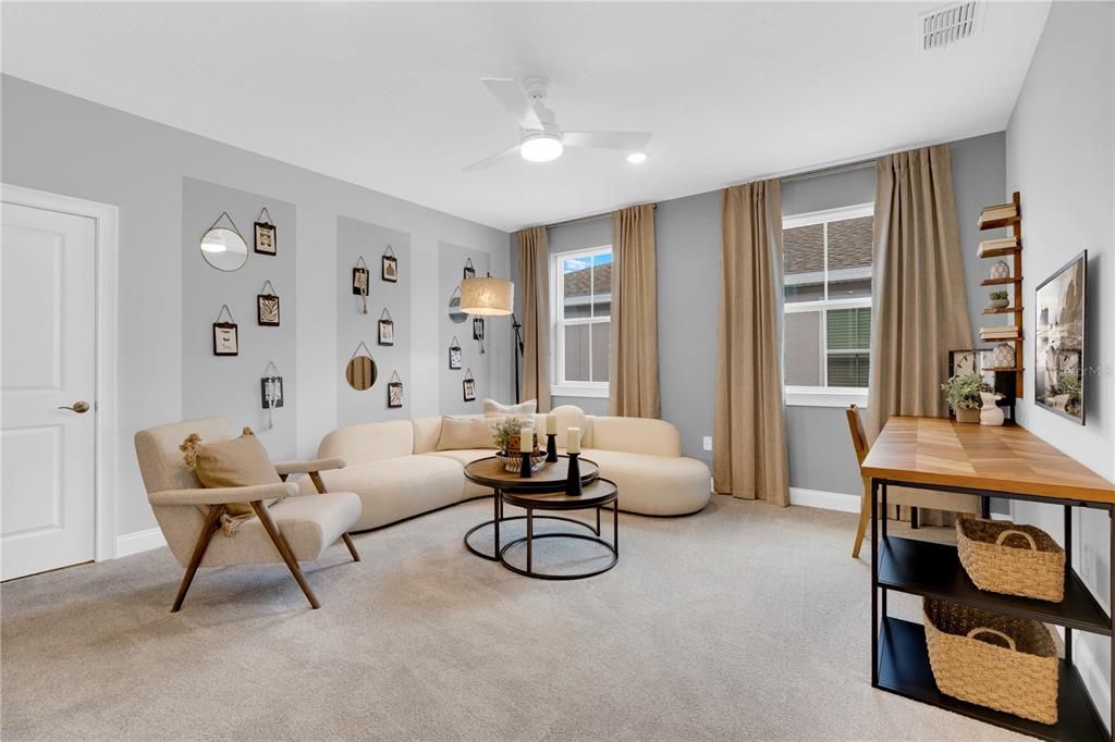 На продажу: $920,000 (5 спален, 4 ванн, 3719 Квадратных фут)