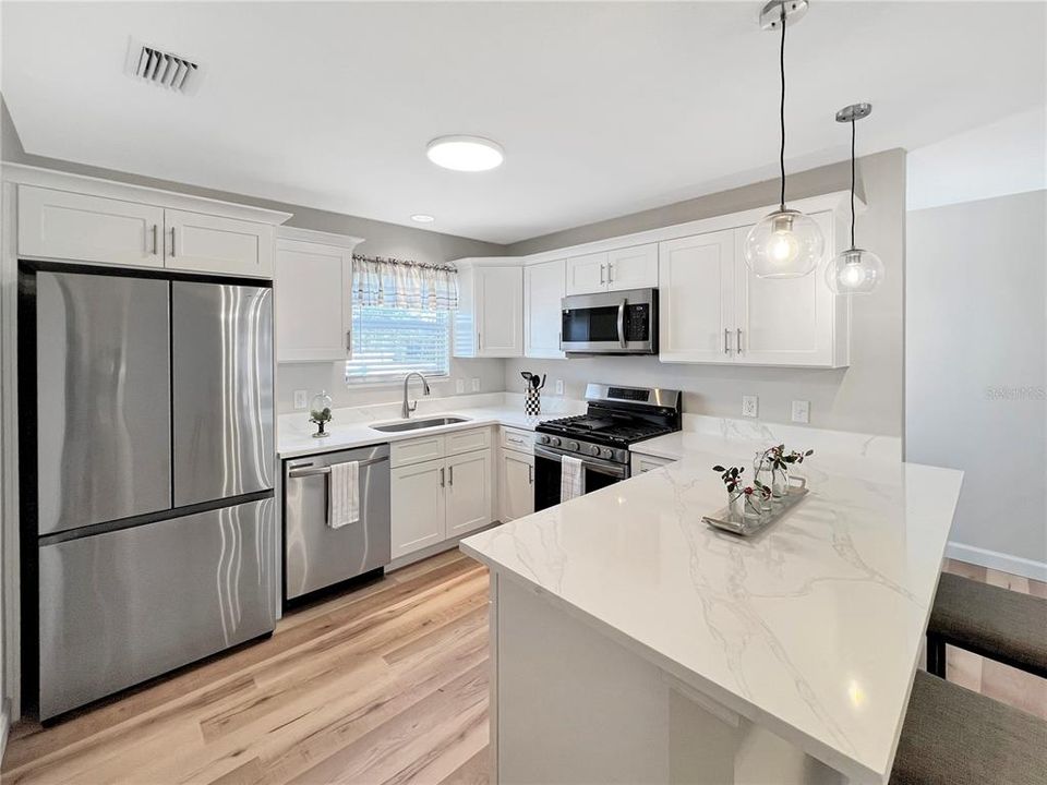 En Venta: $304,900 (3 camas, 2 baños, 1229 Pies cuadrados)