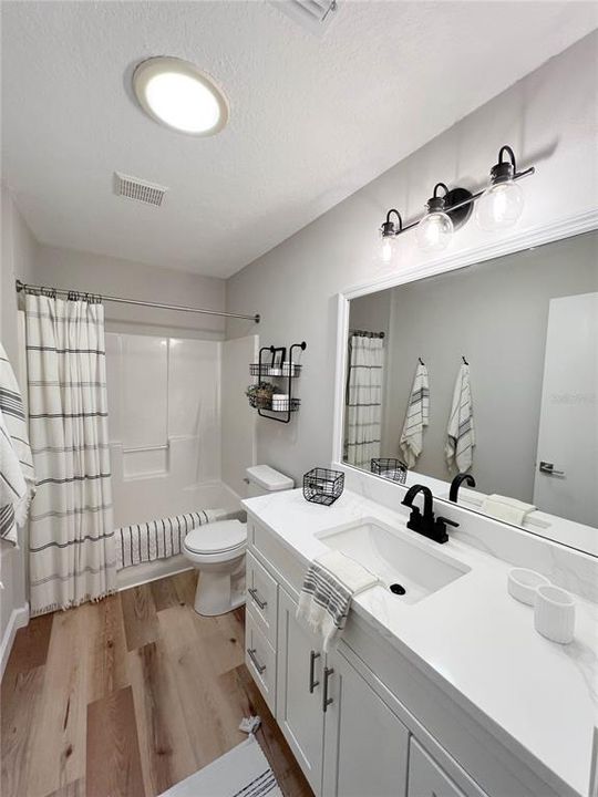 En Venta: $304,900 (3 camas, 2 baños, 1229 Pies cuadrados)