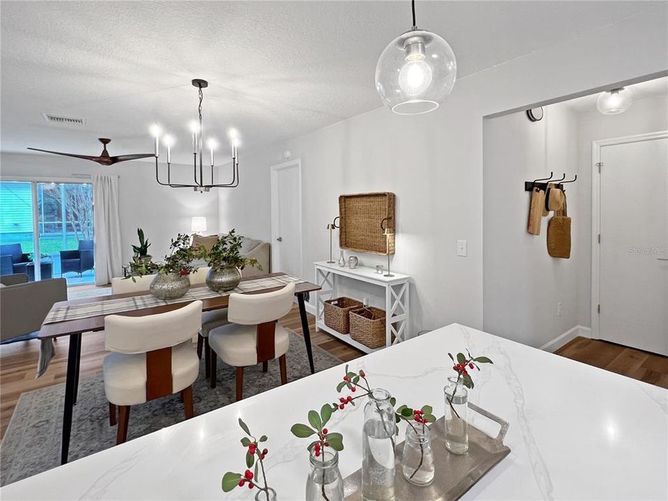 En Venta: $304,900 (3 camas, 2 baños, 1229 Pies cuadrados)