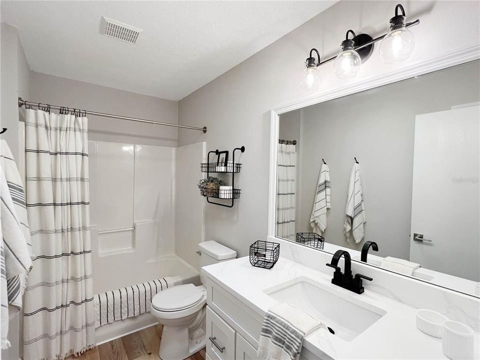 En Venta: $304,900 (3 camas, 2 baños, 1229 Pies cuadrados)