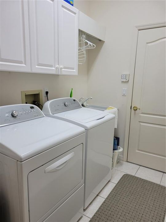 For Rent: $3,300 (3 beds, 2 baths, 2049 Square Feet)