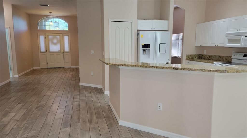 For Rent: $3,300 (3 beds, 2 baths, 2049 Square Feet)