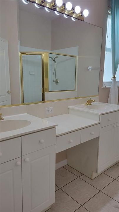 For Rent: $3,300 (3 beds, 2 baths, 2049 Square Feet)