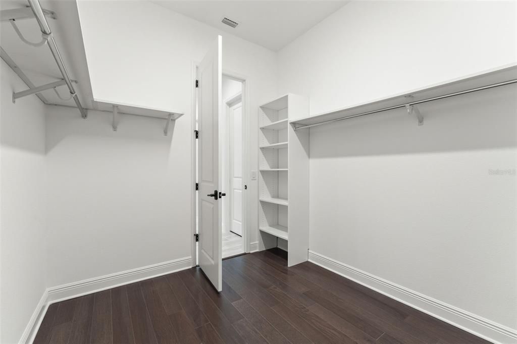 待售: $915,000 (3 贝兹, 2 浴室, 2412 平方英尺)