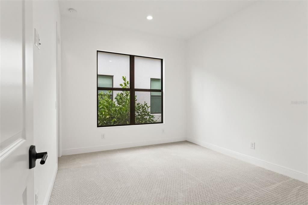 待售: $915,000 (3 贝兹, 2 浴室, 2412 平方英尺)