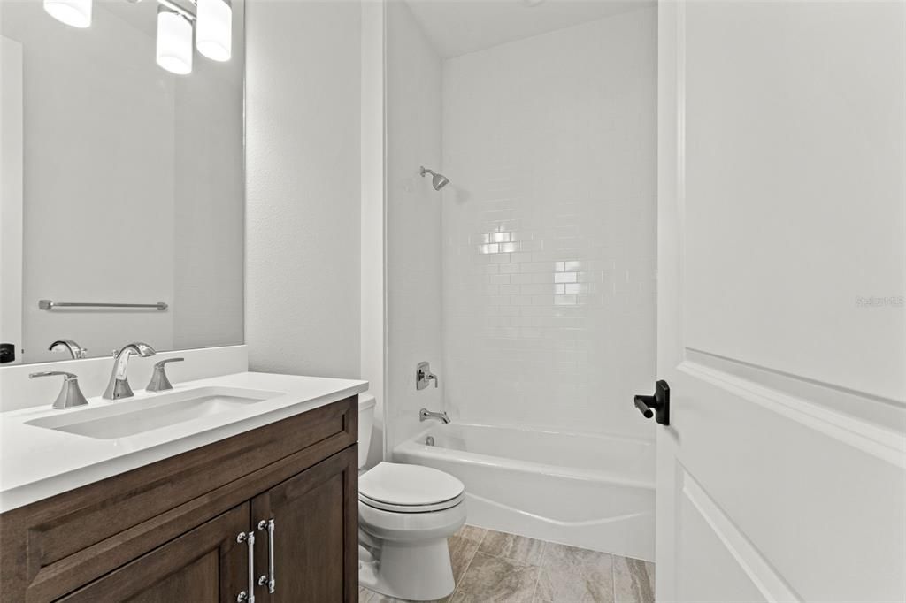 待售: $915,000 (3 贝兹, 2 浴室, 2412 平方英尺)