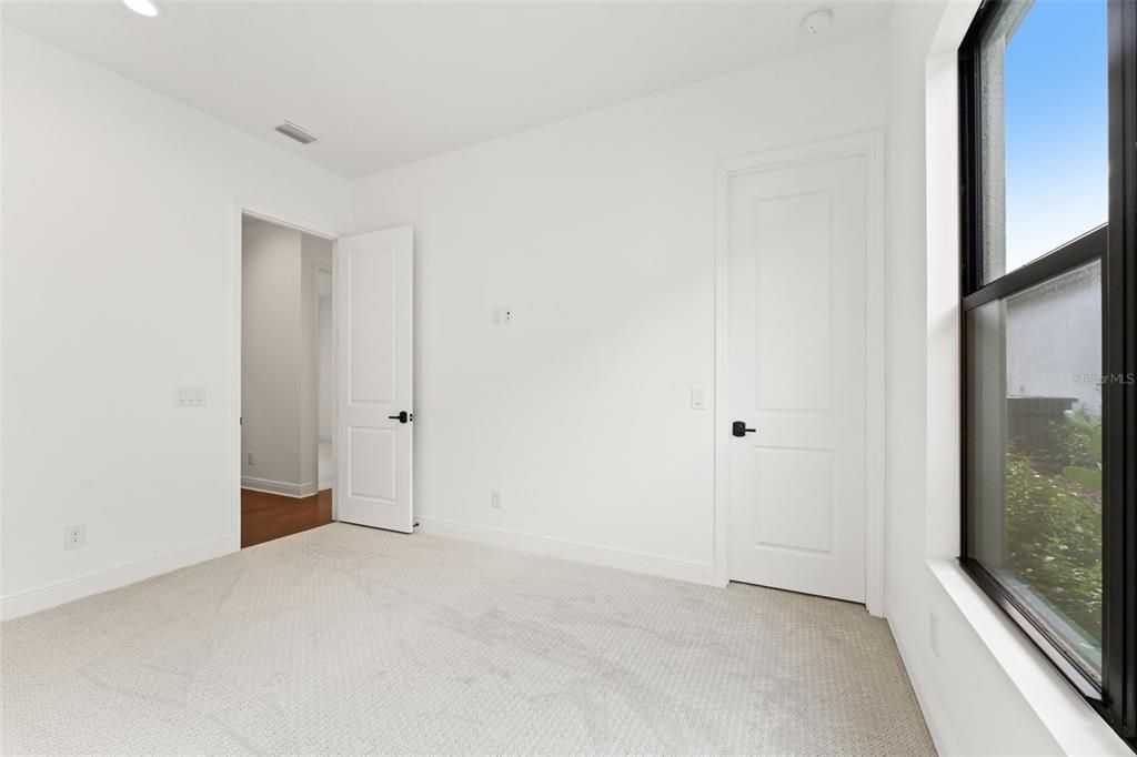 待售: $915,000 (3 贝兹, 2 浴室, 2412 平方英尺)