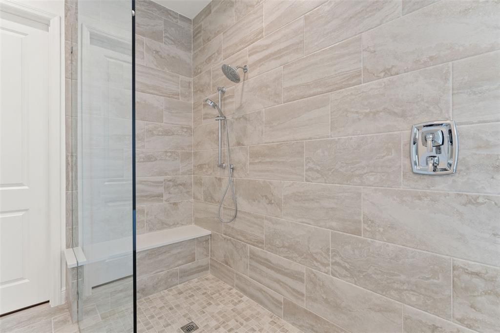 待售: $915,000 (3 贝兹, 2 浴室, 2412 平方英尺)