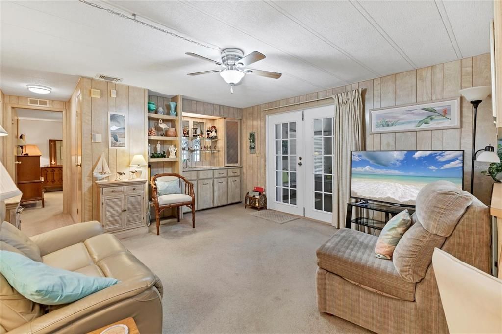 For Sale: $189,000 (3 beds, 2 baths, 1560 Square Feet)