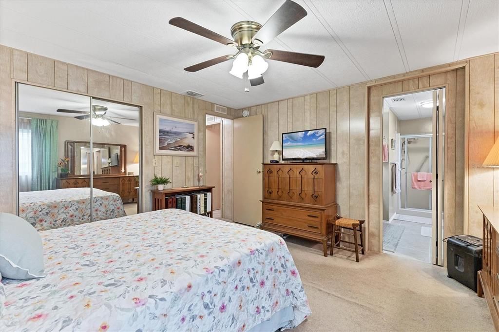 For Sale: $189,000 (3 beds, 2 baths, 1560 Square Feet)