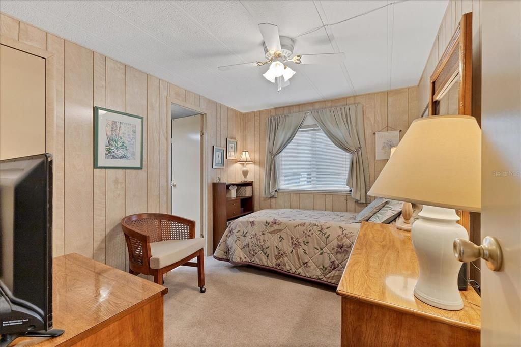 For Sale: $189,000 (3 beds, 2 baths, 1560 Square Feet)