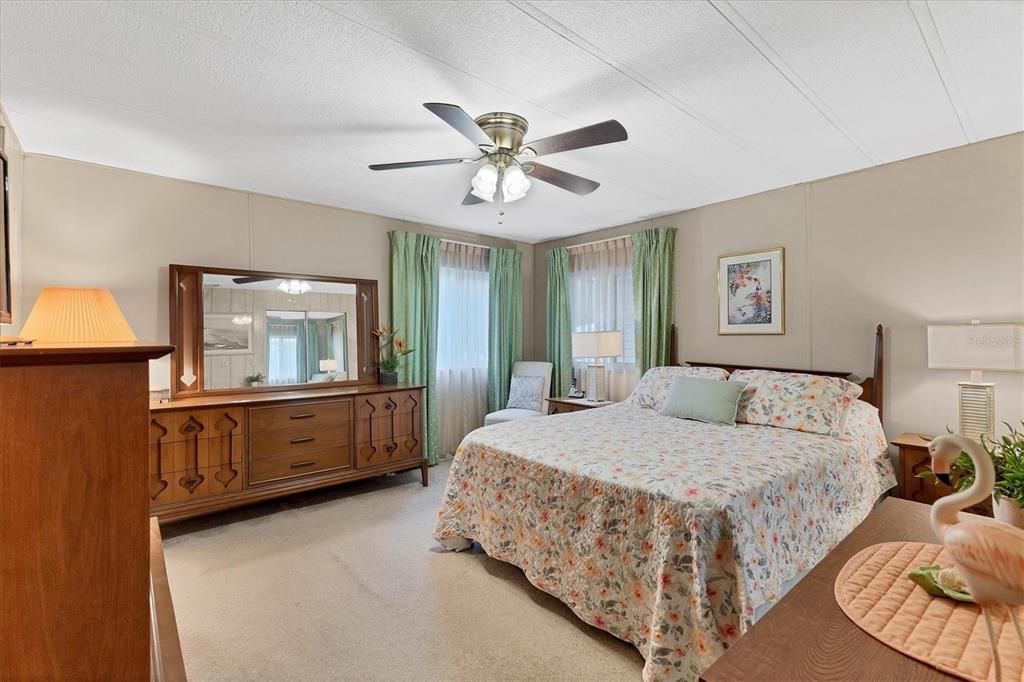 For Sale: $189,000 (3 beds, 2 baths, 1560 Square Feet)